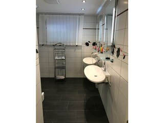 Ground Floor_1 bedroom_bathroom 2