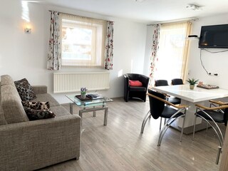 Schmittenhöhe_1 bedroomn-Dining Area