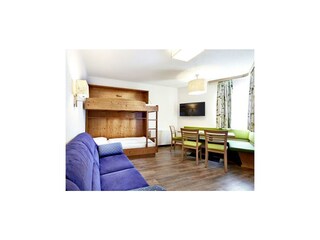 Wohnraum mit Stockbett