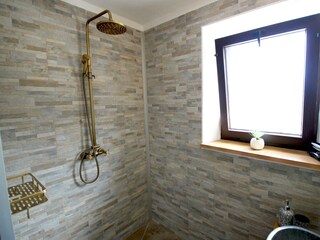 3 Brüder-Bathroom-Shower
