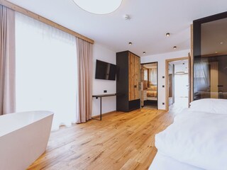 Panorama Spa Suite Sauna Badewanne