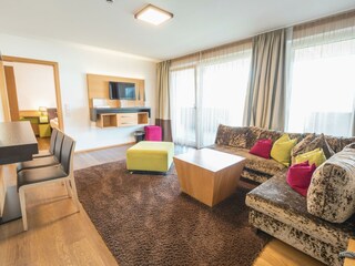HOTELAPARTMENT_Wohnzimmer_Ansicht 2