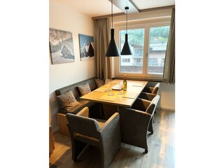 Penthouse 82 Kaprun Dining