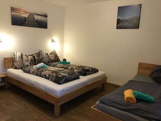 Schlafzimmer 2
