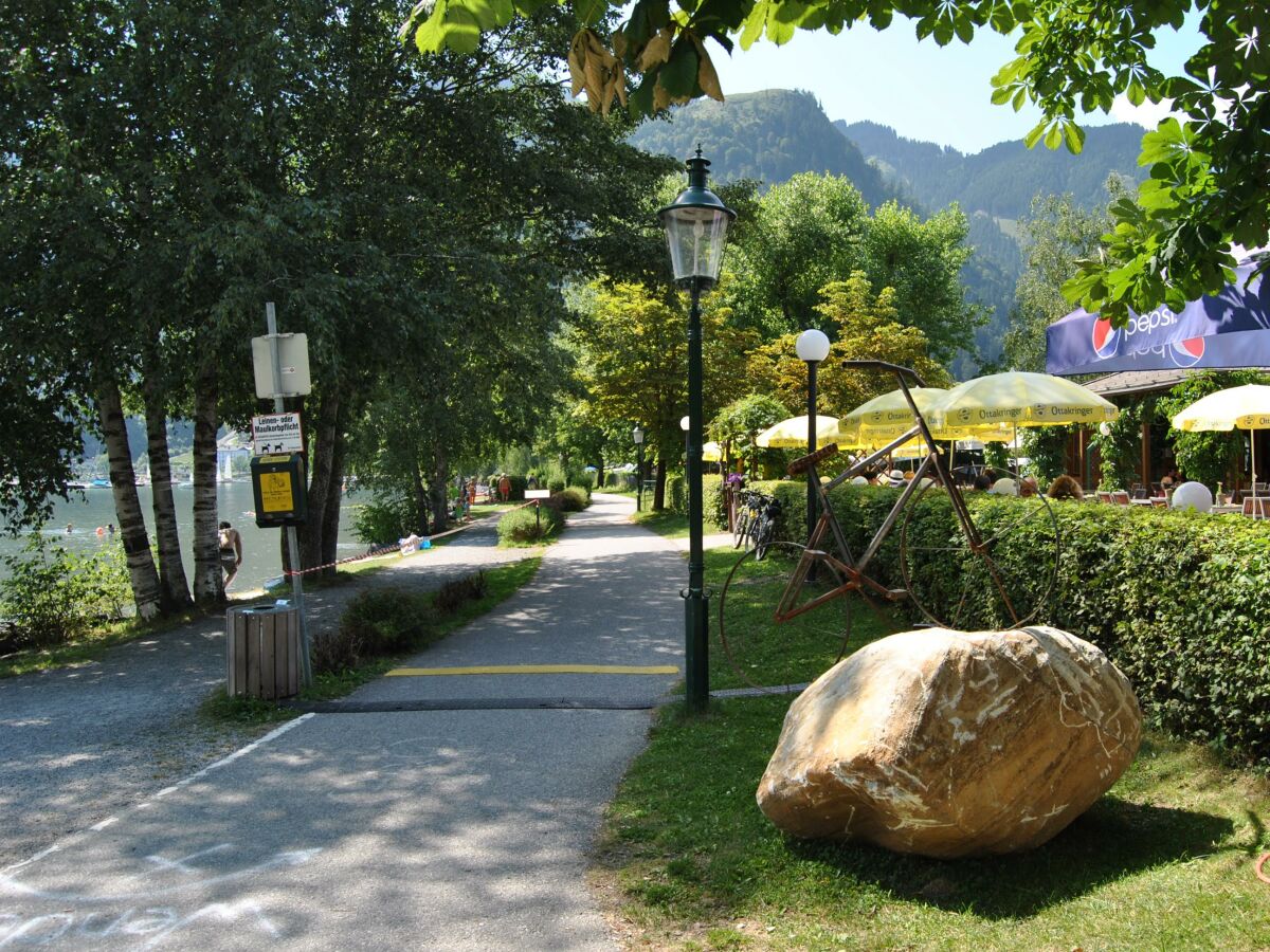 Radweg am See