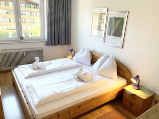 Alpine Home Bedroom-dbl bed