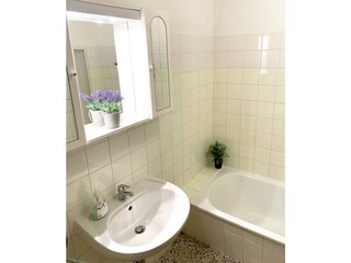 Deluxe Studio Bathroom