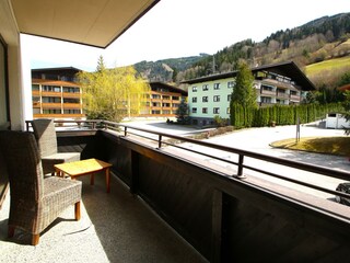 Bergblick-Balcony-Spring