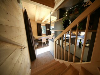 Treppe vom Obergeschoß in den Wohnbereich