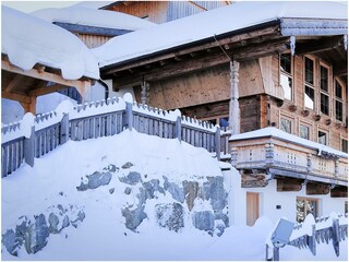 Chalets Winter aussen seitlich