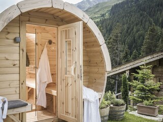 Fasssauna noch näher