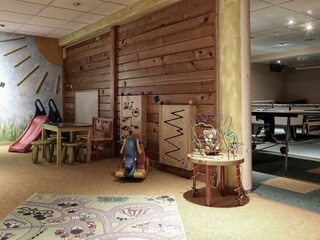 Kinderspielzimmer mit Blick auf Spielezimmer