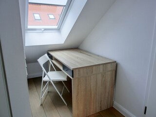 Kleiner Schreibtisch im Treppenflur 2. OG