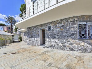 A Few Steps from the Sea