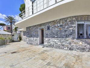 Op een paar stappen van de zee