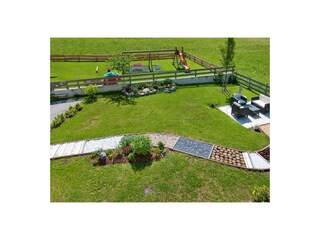 Wellnessgarten und Spielplatz