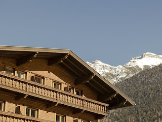 Ausserwieserhof mit berg Ansicht