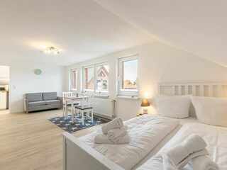 Wohn- und Schlafzimmer