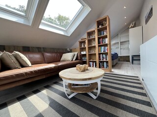 Sitzecke mit Mini-Bibliothek