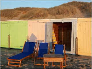 Strandkabine mit Liegen