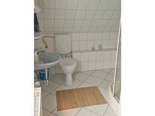 Duschbad im Dachgeschoss