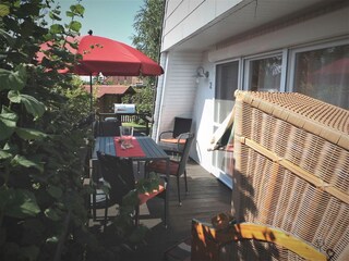 Terrasse mit Strandkorb