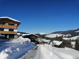 Zufahrt zu Appartement Donnerkogel (in der Mitte)