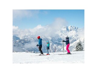 skifahren_familie_klein-gross