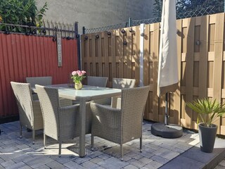NEW: Garden with terrace and gas barbecue