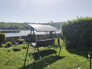 NEU: Hollywoodschaukel zum Rhein