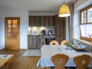 ...voll ausgestattete Küche