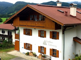 ...Wohnung mit großem Balkon im 2. OG