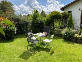 Terrasse und geschützter Garten