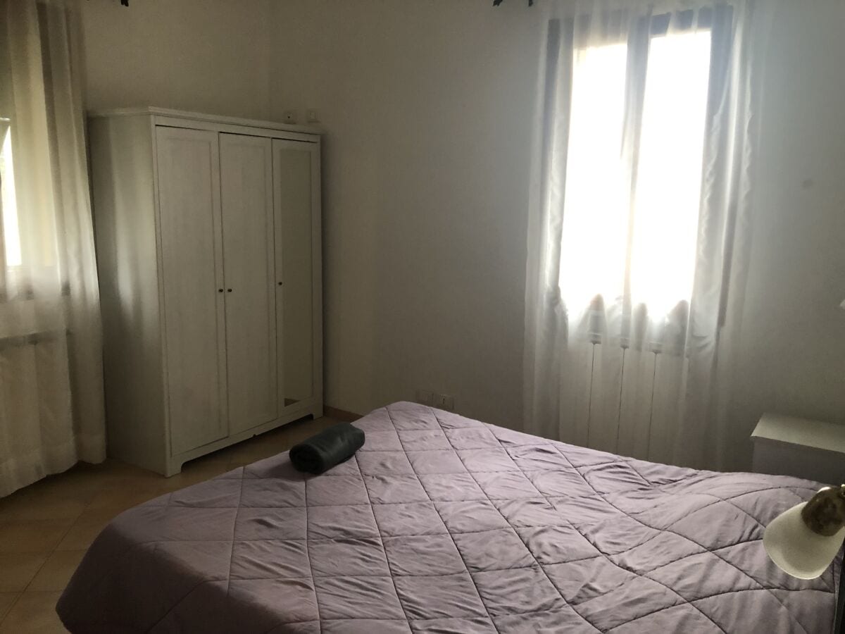 5-Bett-Schlafzimmer 1. Stock