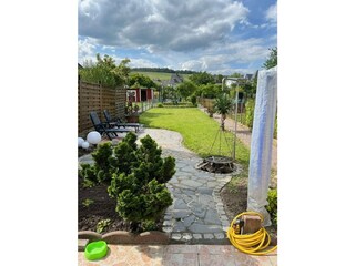 Garten mit Grillplatz
