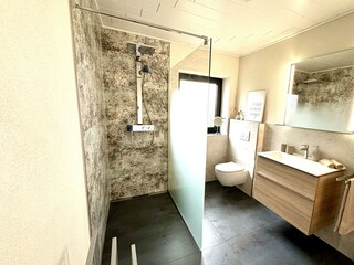 20240530_141007848_iOS