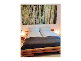 Schlafzimmer mit 180er Bett