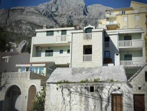 Wohnwagen Apartments Villa Angela - Studio Apartment with Terrace and Sea View (Angela) - Baška Voda - image1