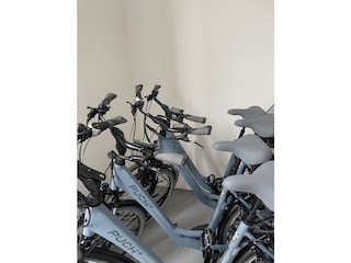 4 E-Bikes