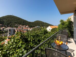 Apartment Begović Guest House - Two-Bedroom Suite with Balcony - Mokošica - image1