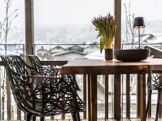 Balkon mit 4 Sitzplätzen