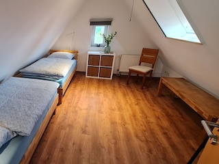 Schlafzimmer 2