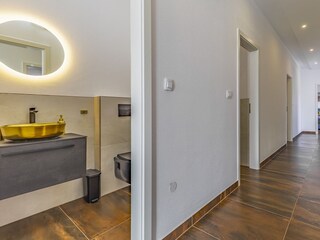 Flurbereich mit Blick in die Zimmer