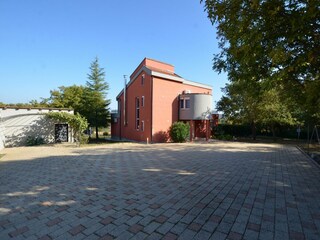 Villa Welt Outdoor Recording 13