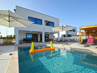 Villa Welt Outdoor Recording 10