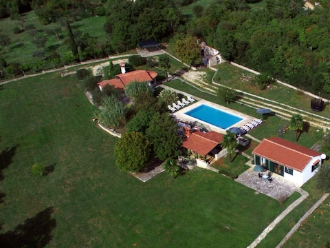 Ferienhaus Campo mit Pool