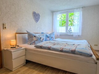 Schlafzimmer mit Doppelbett