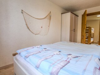 Schlafzimmer mit Doppelbett