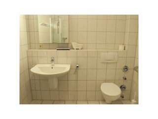 Sauberes Duschbad