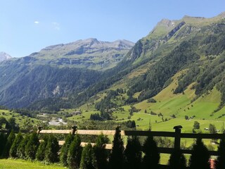 Aussicht auf die Berge im Sommer